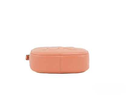 Medium Travel Crossbody Camera Handbag by Michael Kors for women in pebbled leather gold presents a ornamental silhouette, showcasing a secure , ample , and versatile crossbody-strap & adjustable-strap for a ornamental finish.