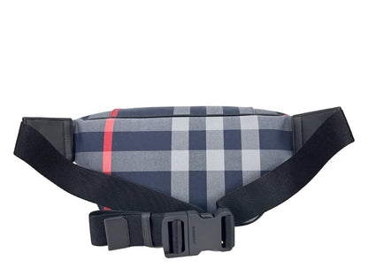 Medium Fanny Pack Belt Bag by Burberry for women in calfskin leather & nylon silver features an jet-setting Sonny Calfskin Leather & Nylon Medium Fanny Pack Belt Bag design, detailed with a secure , ample , and versatile adjustable-strap & belt-strap for an jet-setting look.