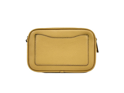 Crossbody Camera Handbag by Marc Jacobs for women in leather gold features an multi-faceted design with a secure zipper, ample cardholder, and versatile crossbody-strap, adjustable-strap & detachable-strap for a multi-faceted finish.