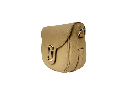 Crossbody Saddle Handbag by Marc Jacobs for women in pebbled leather camel & gold showcases a versatile sophistication silhouette, featuring a secure , versatile sophistication , and versatile crossbody-strap, adjustable-strap & detachable-strap for a versatile sophistication finish.