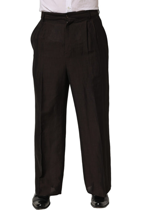 Trousers by Dolce & Gabbana for men in linen viscose brown presents a perennial silhouette, meticulously tailored with a straight-leg cut, long finish, and an elegant .