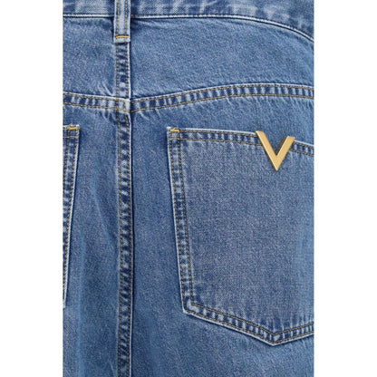 Jeans by Valentino Garavani for men in denim cotton blue features an refined tailoring silhouette, showcasing a premium straight-leg & regular-fit with a and long cut for a refined tailoring look.