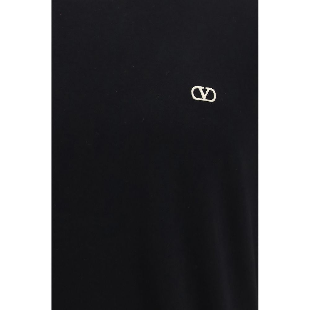 T-Shirt by Valentino Garavani for men in cotton black & signature showcases a chic silhouette, artfully detailed with a chic crew neckline and for a chic finish.