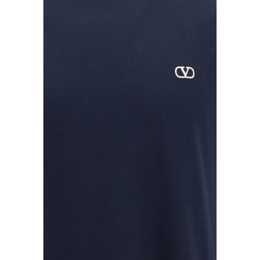 T-Shirt by Valentino Garavani for men in cotton blue & signature showcases a unassuming silhouette, artfully detailed with a refined crew neckline and unassuming for a sophisticated, contemporary look.