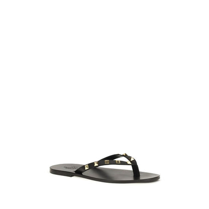 Flip-Flop Thong Sandals by Valentino Garavani for men in bos taurus calfskin leather black features an architectural design from the Rockstud Men's Bos Taurus Calfskin Leather Flip-Flop Thong Sandals collection, defined by a architectural and for a architectural finish.