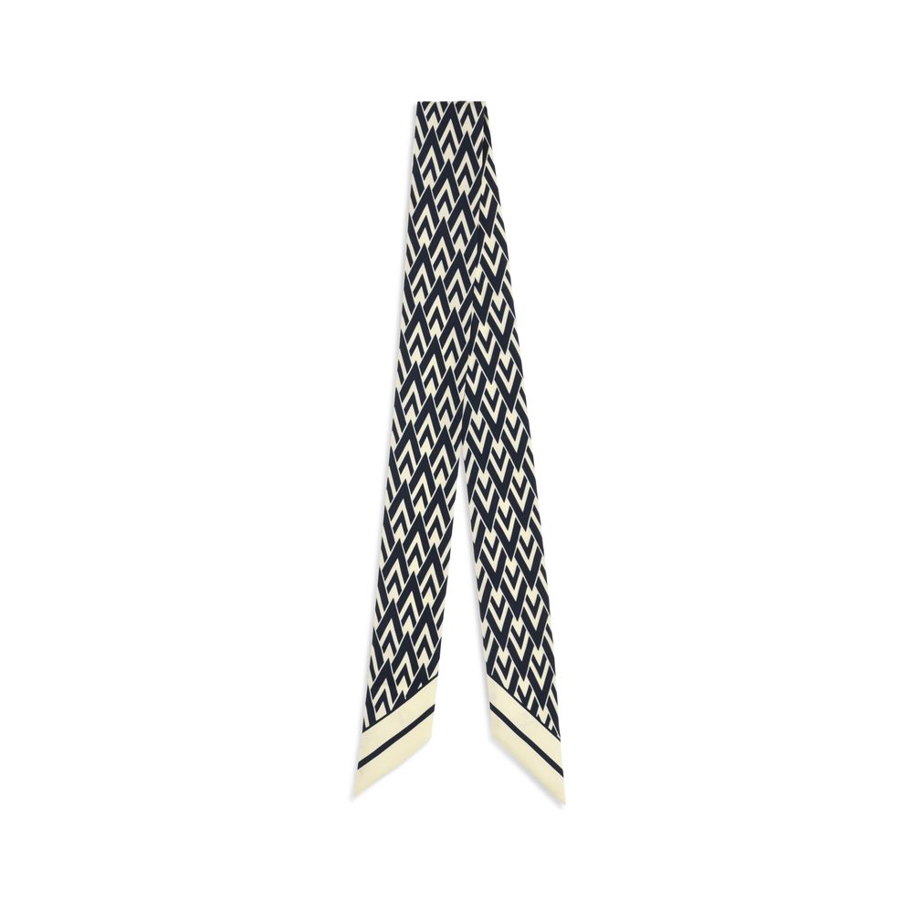 Scarf by Valentino Garavani for women in silk twill blue & print presents a cosy silhouette, artfully capturing the sophisticated design and premium aesthetic of the Silk Twill Scarf.