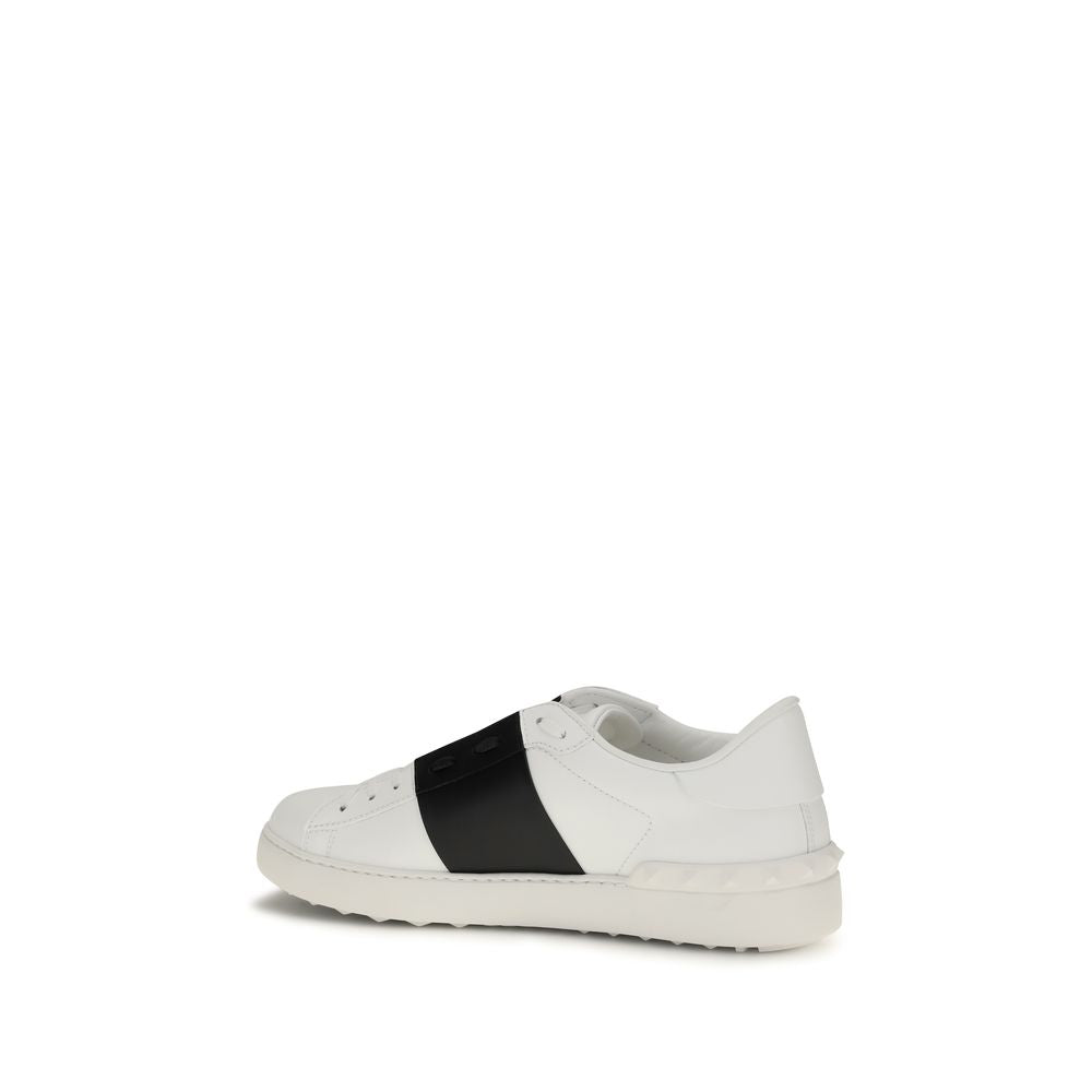 Sneakers by Valentino Garavani for men in bos taurus calf leather black & white features an fashionable silhouette, showcasing the premium Men's Low Top Bos Taurus Calf Leather Sneakers in a fashionable low-top style that offers a fashionable finish for refined style.
