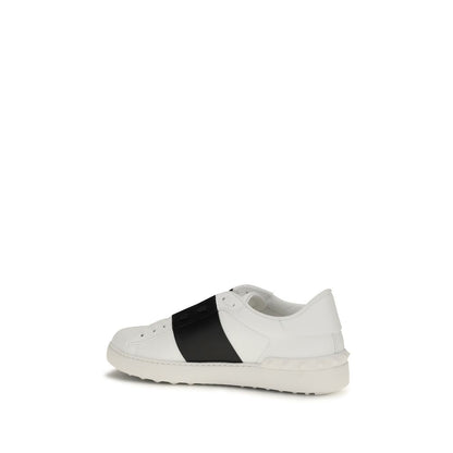 Sneakers by Valentino Garavani for men in bos taurus calf leather black & white features an fashionable silhouette, showcasing the premium Men's Low Top Bos Taurus Calf Leather Sneakers in a fashionable low-top style that offers a fashionable finish for refined style.