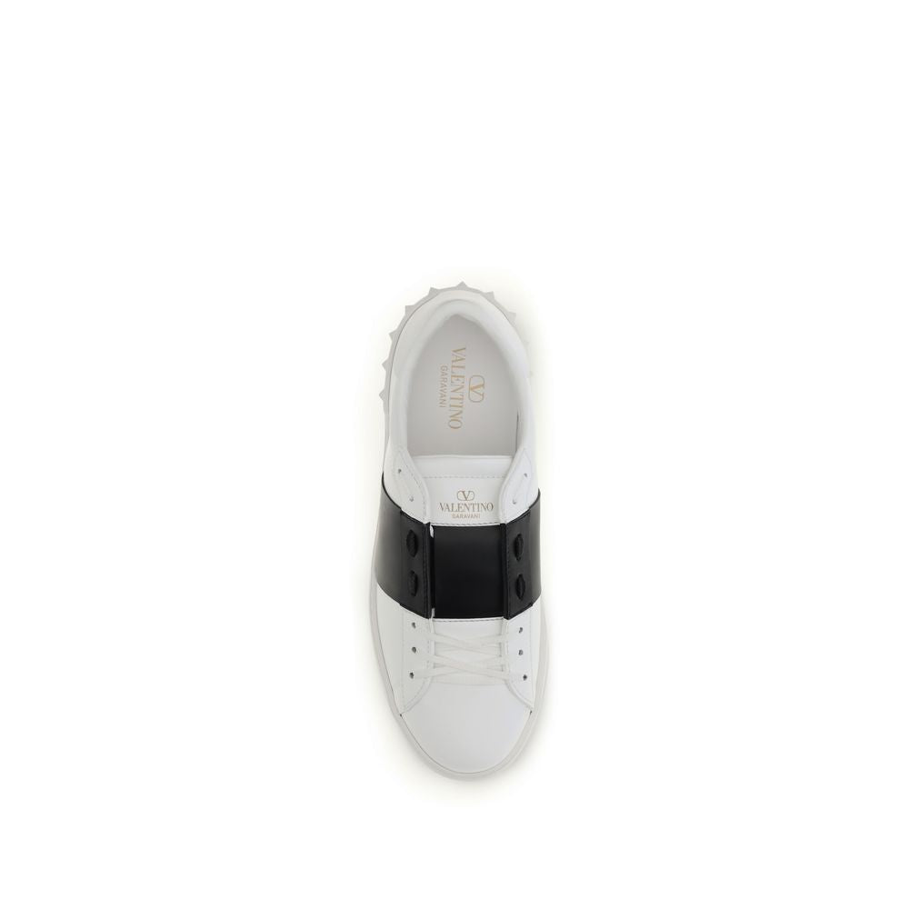 Sneakers by Valentino Garavani for men in bos taurus calf leather black & white features a chic design, perfectly showcasing the chic low-top style of this Men's Low Top Bos Taurus Calf Leather Sneakers.