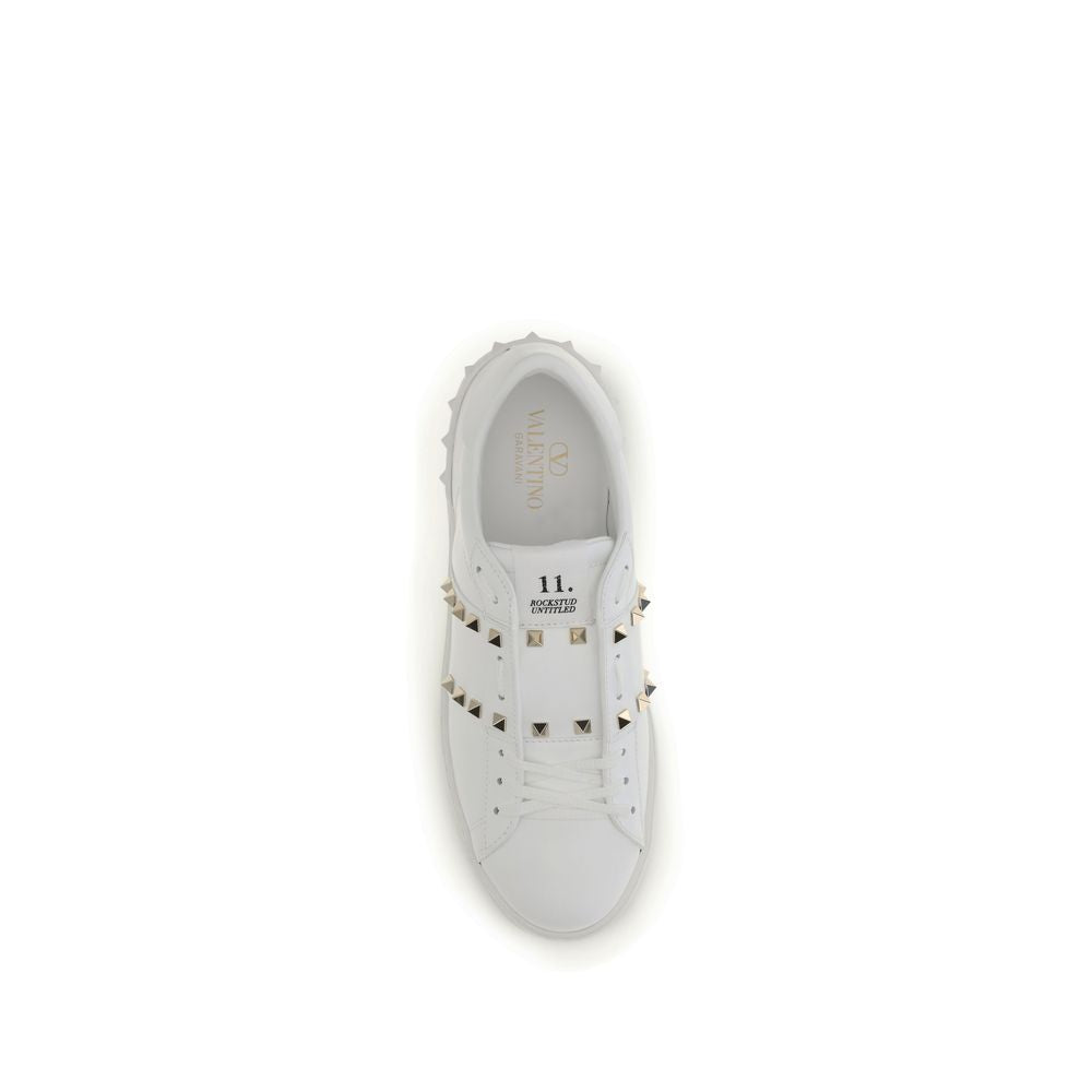 Sneakers by Valentino Garavani for men in bos taurus calfskin leather white features a chic design, perfectly showcasing the chic fashion style of this Rockstud Men's Fashion Bos Taurus Calfskin Leather Sneakers.