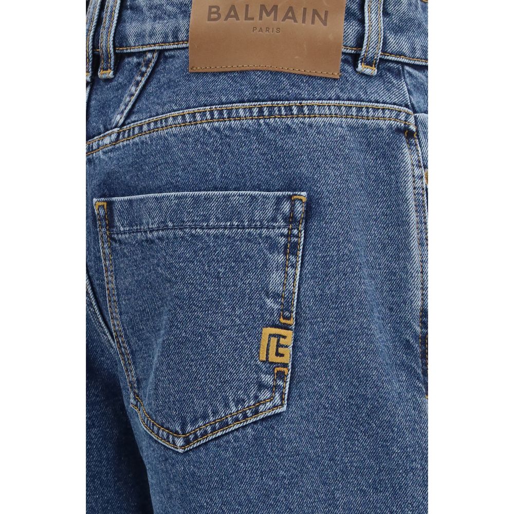 Jeans by Balmain for women in denim cotton blue features a refined silhouette with a refined straight, regular-fit & wide, defined by a high rise and a refined long for a refined finish.