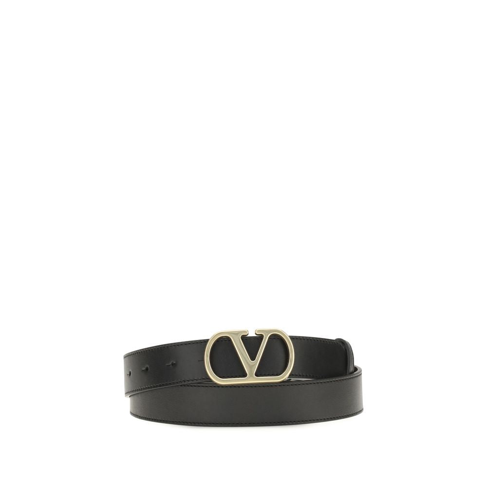 Belt by Valentino Garavani for men in bos taurus calfskin leather black & signature features an artisanal finish, elegantly showcasing the signature style and artisanal craftsmanship of the V Logo Bos Taurus Calfskin Leather Belt design.