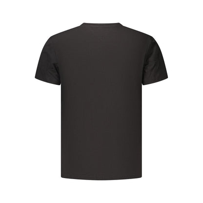 T-Shirt by Tommy Hilfiger for men in cotton black & print features an on trend silhouette, perfectly showcasing a on trend and for an elevated aesthetic.