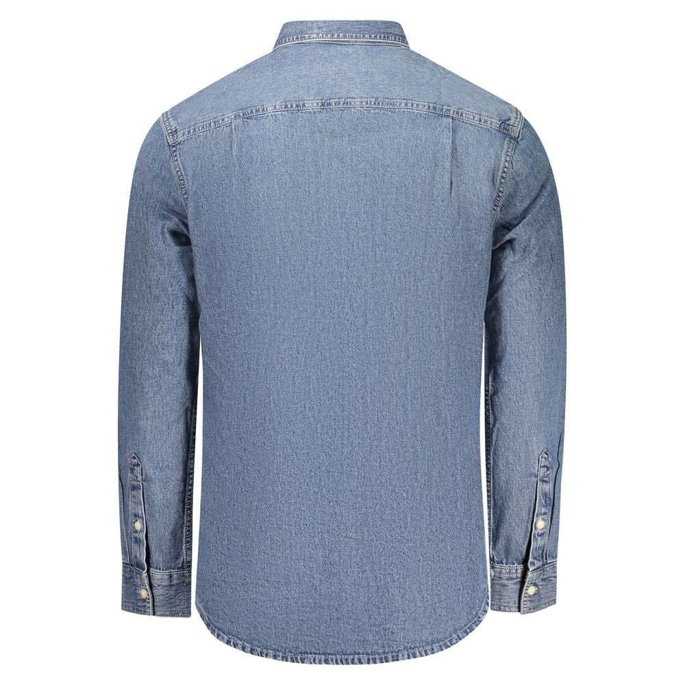 Shirt by Calvin Klein for men in denim cotton blue features an polished silhouette, showcasing a sophisticated and detail for a truly polished finish.