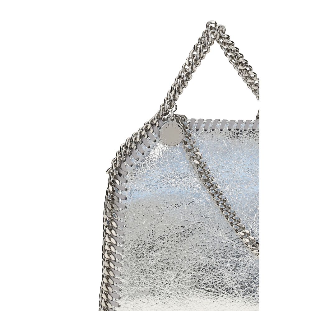 Compact Shoulder Bag by Stella McCartney for women in polyester leather silver & signature features a enviable silhouette, showcasing a secure snap & magnetic, ample , and enviable shoulder-strap & handle for a enviable finish.