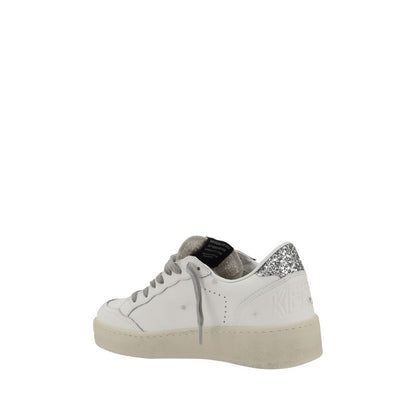 Sneakers by Golden Goose for women in bos taurus calf leather silver & monogram features an timeless silhouette from the Star Women's Low Top Bos Taurus Calf Leather Sneakers collection, showcasing a signature low-top style with an timeless finish.