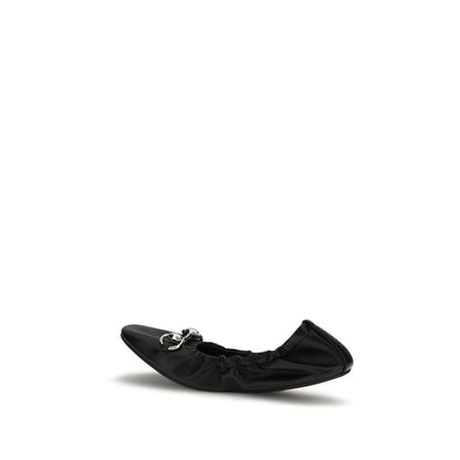 Ballet Flat Shoes by Gucci for women in bos taurus calf leather black & silver features an statuesque silhouette from the Gg Horsebit Women's Bos Taurus Calf Leather Ballet Flat Shoes collection, showcasing a and a statuesque square toe style for a statuesque look.