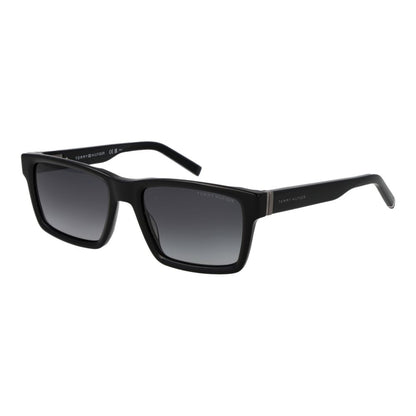 Sunglasses by Tommy Hilfiger for men in and black presents a sumptuous silhouette, featuring black coloured frame and rectangle full-rim frame design with gradient category-3-dark-tint lens for a sumptuous look.