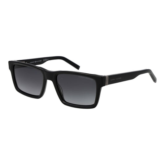 Sunglasses by Tommy Hilfiger for men in and black presents a sumptuous silhouette, featuring black coloured frame and rectangle full-rim frame design with gradient category-3-dark-tint lens for a sumptuous look.