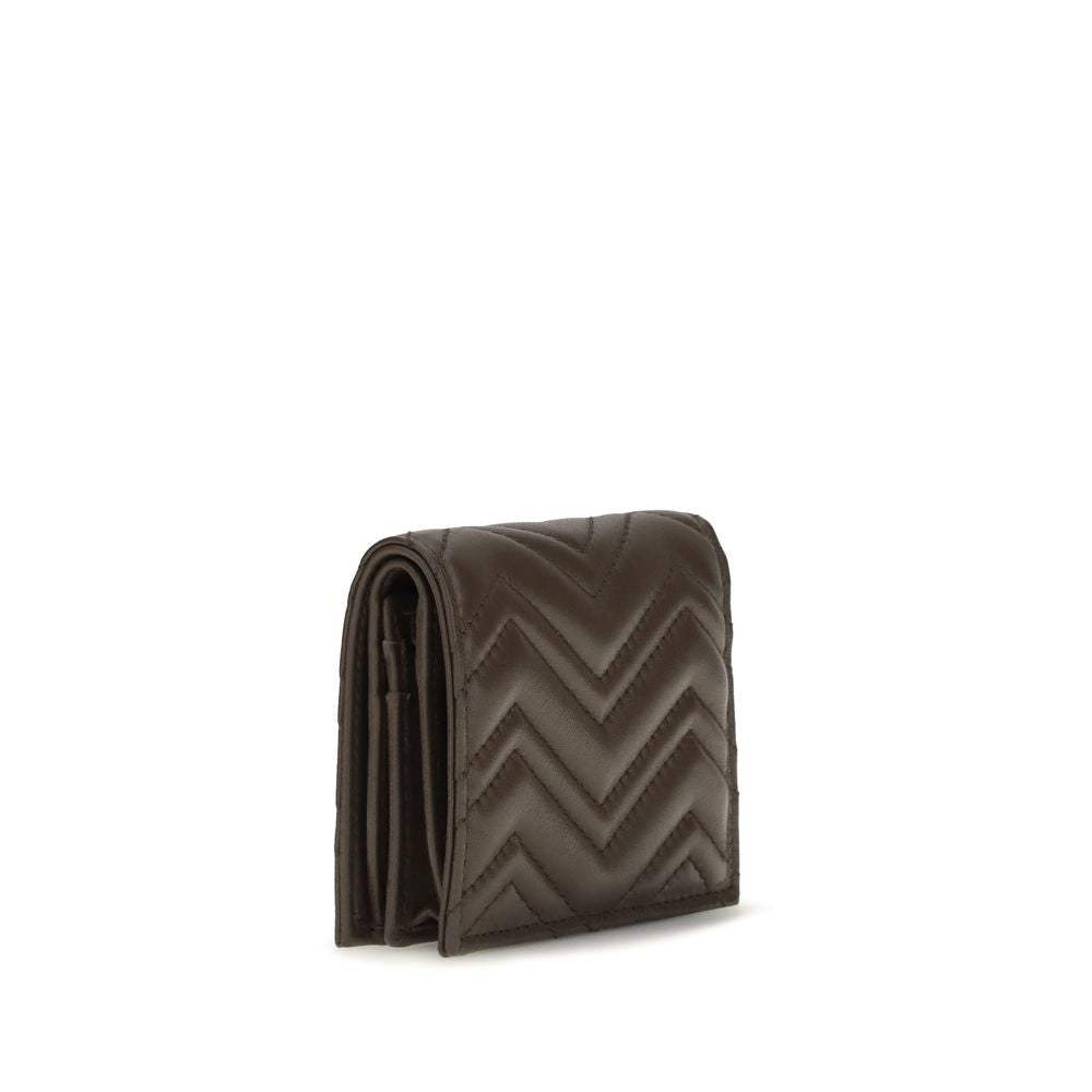 Cardholder Wallet by Gucci for women in bos taurus calf nappa leather brown, gold, patterned & chevron presents a refined silhouette, artfully capturing the essence of the Gg Marmont Bos Taurus Calf Nappa Leather Cardholder Wallet design with sophisticated card-organization for a refined look.