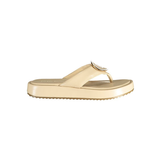 Flip-Flop Sandals by Laura Biagiotti for women in polyurethane beige features an architectural design from the Women's Polyurethane Flip-Flop Sandals collection, defined by a architectural and for a architectural finish.