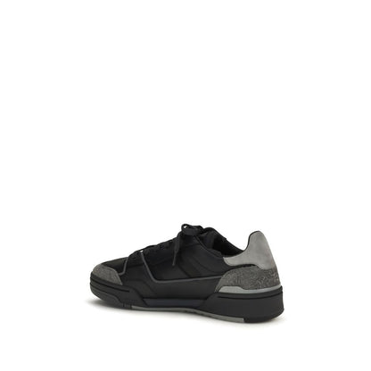 Sneakers by Axel Arigato for men in bos taurus suede calf leather black features a chic design, perfectly showcasing the chic low-top tennis style of this Men's Low Top Tennis Bos Taurus Suede Calf Leather Sneakers.