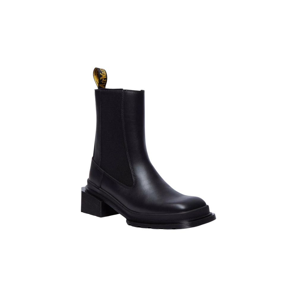 Ankle Chelsea Boots by Dr. Martens for women in leather black showcases a aeronautic silhouette as Women's Leather Ankle Chelsea Boots, artfully defined by a aeronautic and a aeronautic .