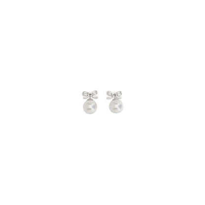Earrings by Self-Portrait for women in rubber & fabric pearl & silver presents a curated silhouette, artfully showcasing the curated stud and refined aesthetic of the Women's Stud Silver Brass Pearls & Crystal Earrings.