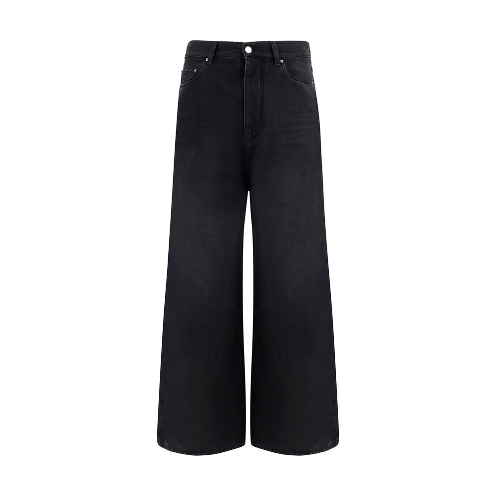 Jeans by Amiri for men in modacrylic & cotton denim black presents a tailored silhouette, showcasing a tailored relaxed-fit, regular-fit & wide and long cut with a refined for a truly tailored aesthetic.