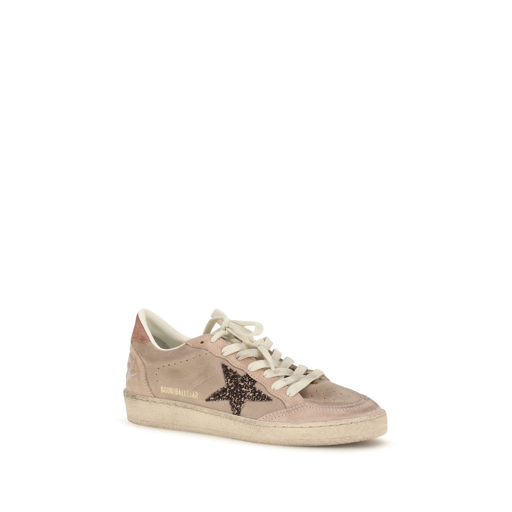 Sneakers by Golden Goose for women in bos taurus calf suede leather beige features an fashionable silhouette, showcasing the premium Star Women's Low Top Bos Taurus Calf Suede Leather Sneakers in a fashionable low-top style that offers a fashionable finish for refined style.