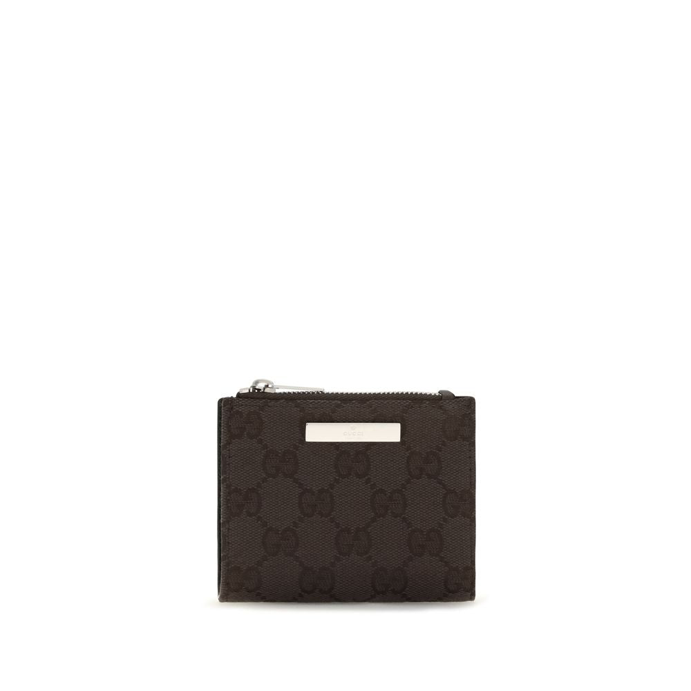 Cardholder Wallet by Gucci for women in raffia & leather black & palladium showcases a distinguished silhouette, artfully capturing the essence of the distinguished Gg Raffia & Leather Cardholder Wallet design with functional card-organization compact-design.