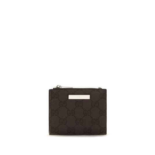 Cardholder Wallet by Gucci for women in raffia & leather black & palladium showcases a distinguished silhouette, artfully capturing the essence of the distinguished Gg Raffia & Leather Cardholder Wallet design with functional card-organization compact-design.