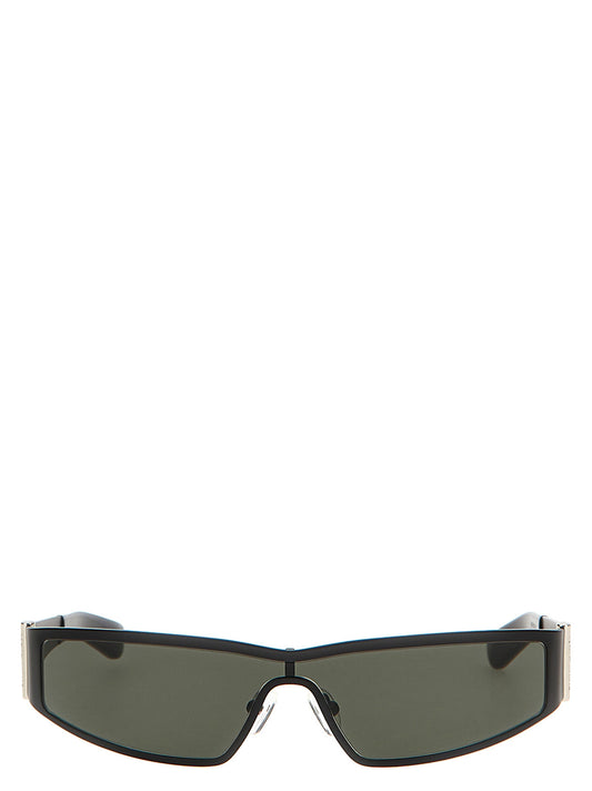 Sunglasses by Alexander McQueen for women in silk twill black features an effortlessly chic with black coloured frame detailing and for a effortlessly chic aesthetic.