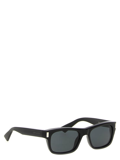 Sunglasses by Saint Laurent for men in silicone resin & acetate and black presents a enviable silhouette, featuring black coloured frame and with for a enviable look.