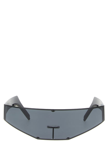 Sunglasses by Rick Owens for men in stainless steel & rubber black features an effortlessly chic with black coloured frame detailing and for a effortlessly chic aesthetic.