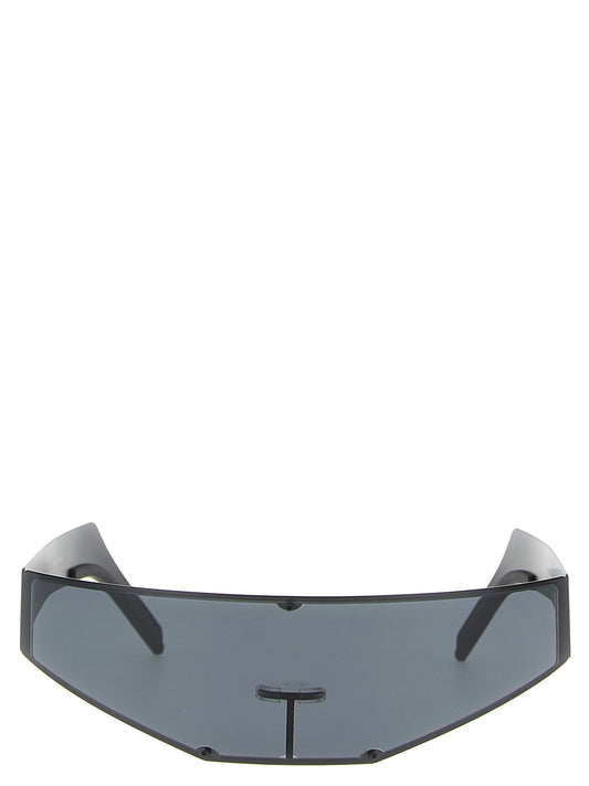 Sunglasses by Rick Owens for men in stainless steel & rubber black features an effortlessly chic with black coloured frame detailing and for a effortlessly chic aesthetic.