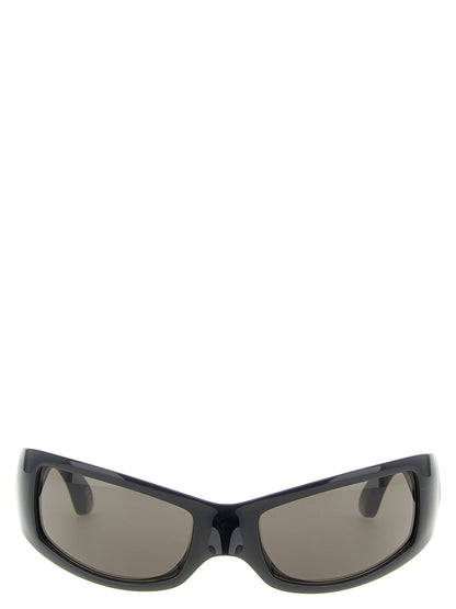 Sunglasses by Balenciaga for men in acetate & polyamide black features an effortlessly chic with black coloured frame detailing and for a effortlessly chic aesthetic.