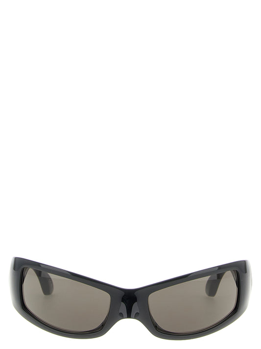 Sunglasses by Balenciaga for men in acetate & polyamide black features an effortlessly chic with black coloured frame detailing and for a effortlessly chic aesthetic.