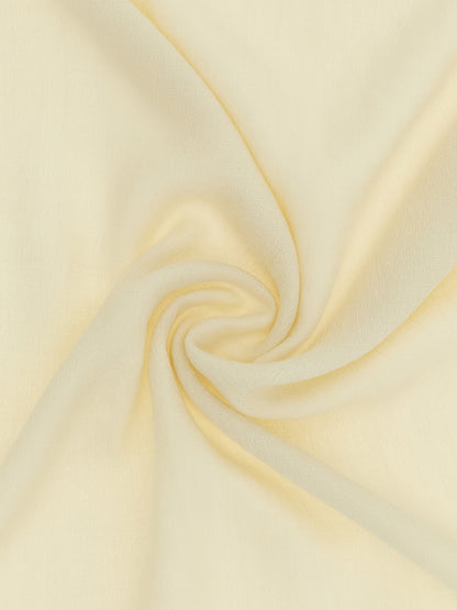 Scarf by Max Mara for women in wool & silk beige, patterned, paisley & jacquard presents a cosy silhouette, artfully capturing the sophisticated design and premium aesthetic of the Wool & Silk Stole Wrap Fringes Scarf.