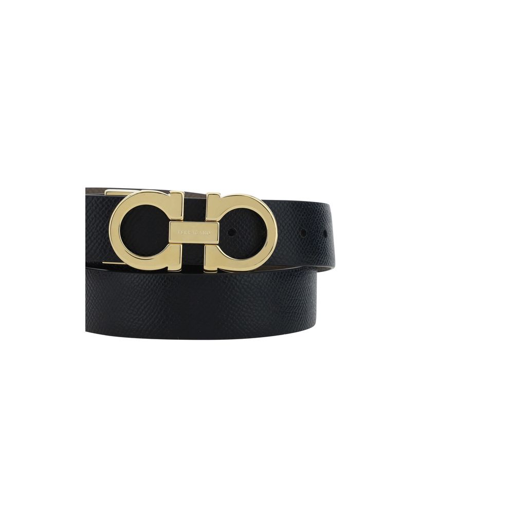 Belt by Ferragamo for women in bos taurus calf leather multicolor & signature features a artisanal-chic design, artfully capturing the essence of the Gancini Bos Taurus Calf Leather Belt with a artisanal-chic finish.