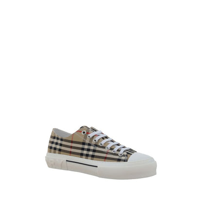 Sneakers by Burberry for men in bos taurus calf leather brown & print presents a impeccable silhouette as 9 To 5 Men's Low Top Bos Taurus Calf Leather Sneakers, expertly defined by a impeccable low-top style for a impeccable, high-fashion look.