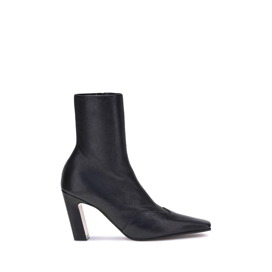 Geometric Ankle Boots by Khaite for women in bos taurus calf leather black features an enchanting design from the Women's Bos Taurus Calf Leather Geometric Ankle Boots collection, highlighting a enchanting geometric-heel and for a refined look.