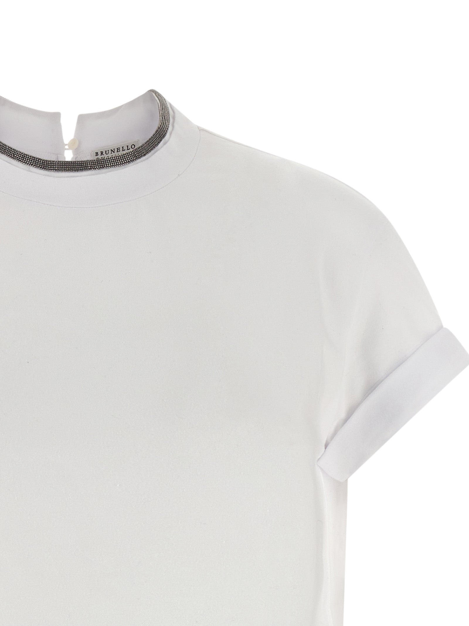 T-Shirt by Brunello Cucinelli for women in stretch cotton white showcases a dramatic silhouette, elegantly detailed with a dramatic and for a truly dramatic finish.