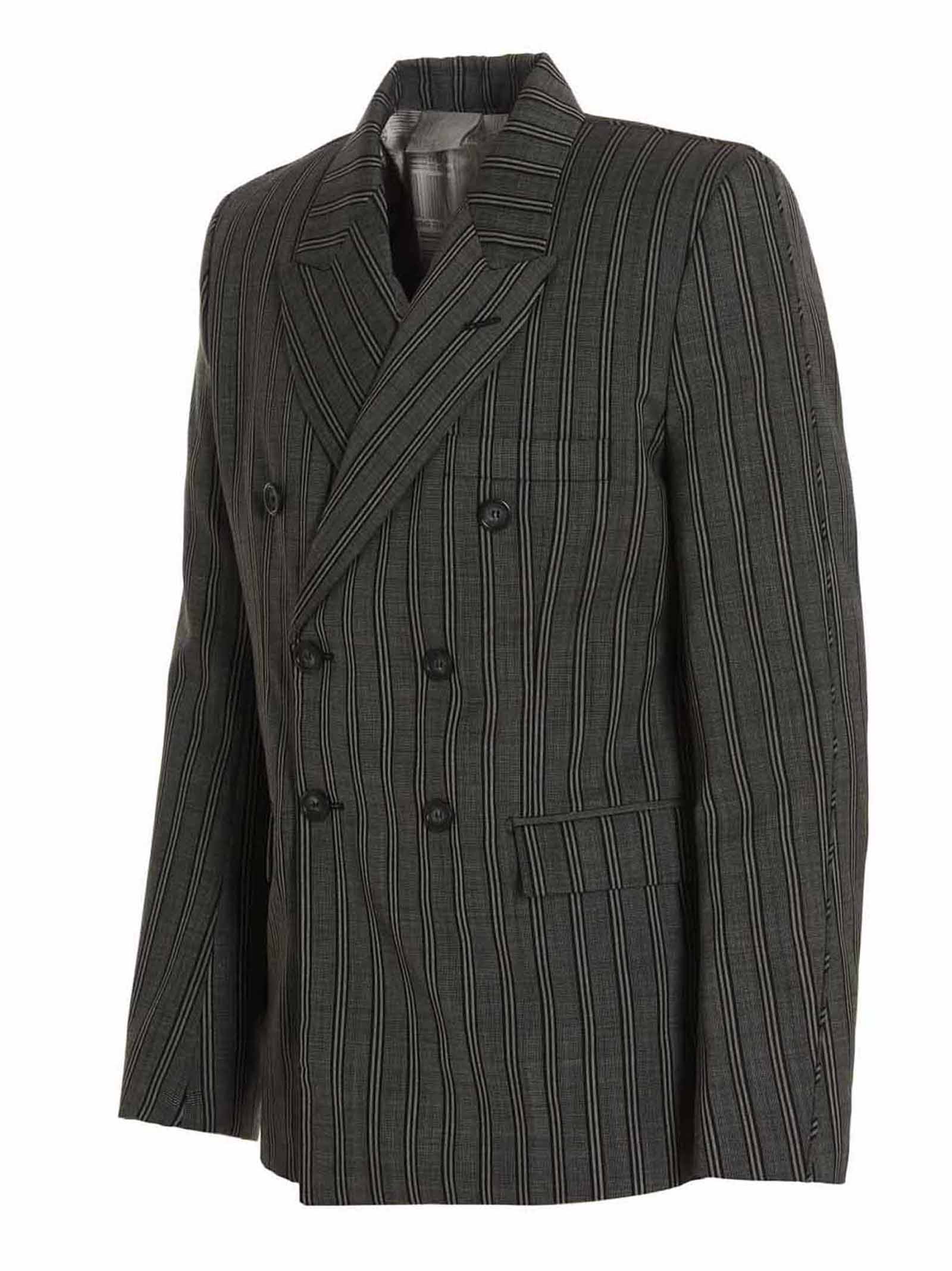 Blazer by VTMNTS for men in virgin wool black & striped presents a distinguished silhouette, detailed with a distinguished double-breasted neckline and distinctive for a truly sophisticated finish.
