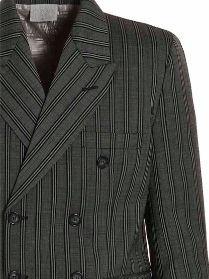 Blazer by VTMNTS for men in virgin wool black & striped showcases a polished silhouette, highlighted by a refined and polished for a sophisticated finish.