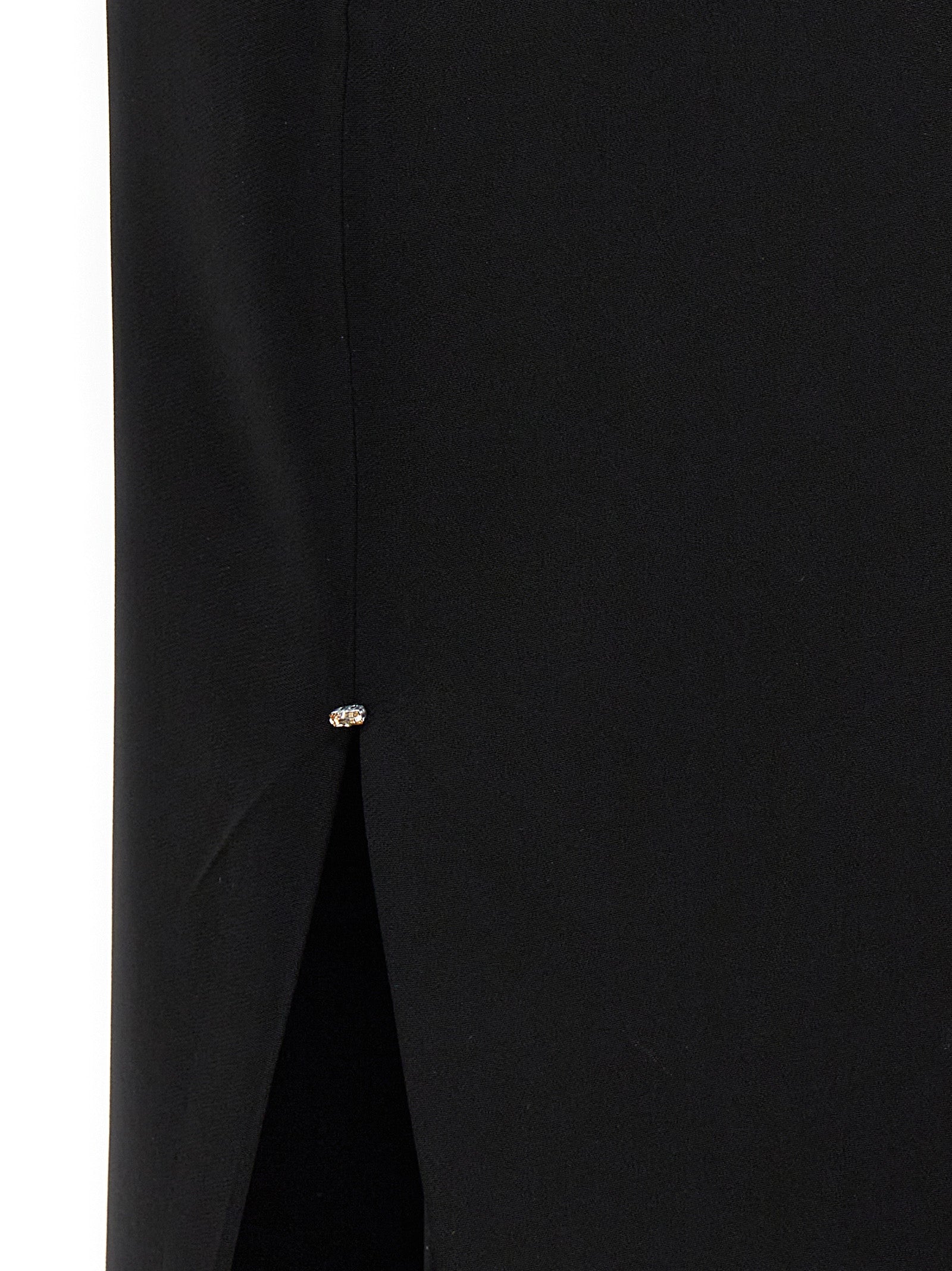 Skirt by Sportmax for women in stretch viscose black features a contoured silhouette from the Women's Stretch Viscose Long Skirt collection, characterized by its contoured long for a contoured finish.