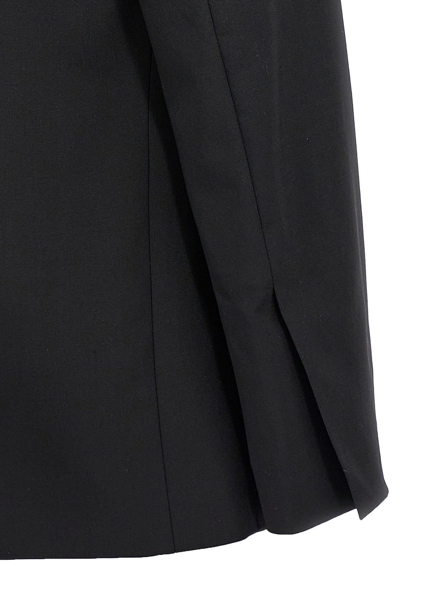 This Tuxedo by Nensi Dojaka for women in virgin wool black presents a highly glamorous silhouette, featuring a highly glamorous and a highly glamorous that ensures a highly glamorous finish for any formal occasion.