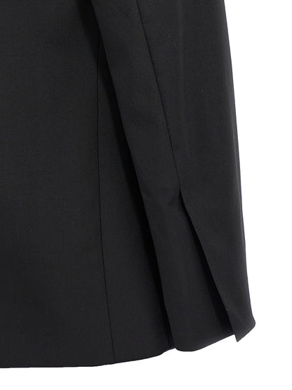 This Tuxedo by Nensi Dojaka for women in virgin wool black presents a highly glamorous silhouette, featuring a highly glamorous and a highly glamorous that ensures a highly glamorous finish for any formal occasion.