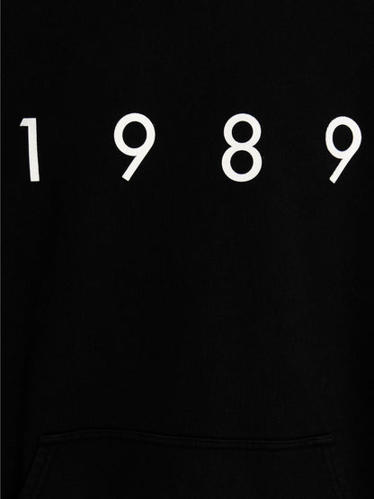 Sweatshirt Hoodie by 1989 Studio for men in cotton black & print features an dramatic silhouette, showcasing a sophisticated and dramatic for a refined, modern aesthetic.