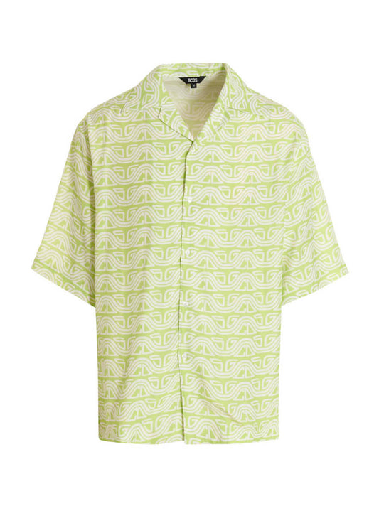 Shirt by GCDS for men in viscose bicolour, green & print showcases a sharp silhouette, elegantly detailed with a sharp and sharp short-sleeve.